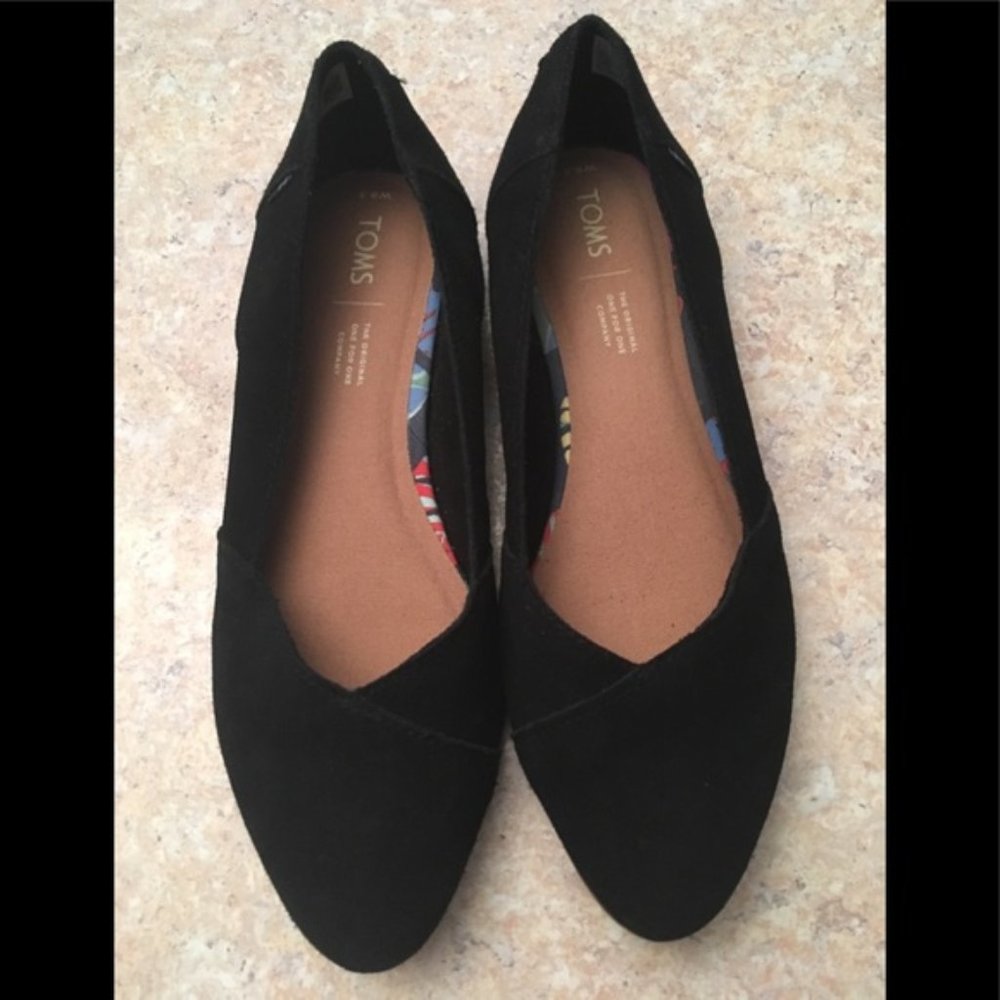 Tom’s Black Suede Flats in Size 8.5
